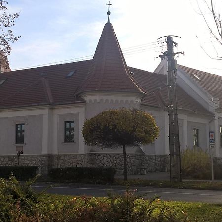 Pongracz Apartman Zirc Exterior foto