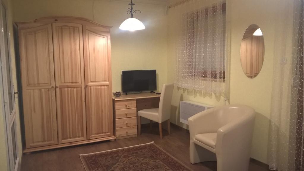 Pongracz Apartman Zirc Exterior foto