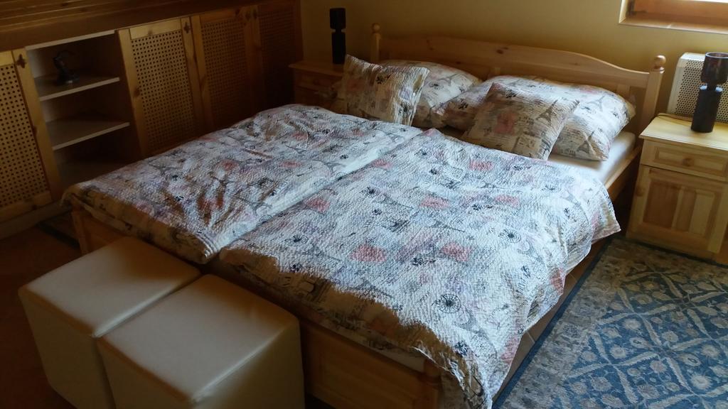Pongracz Apartman Zirc Exterior foto